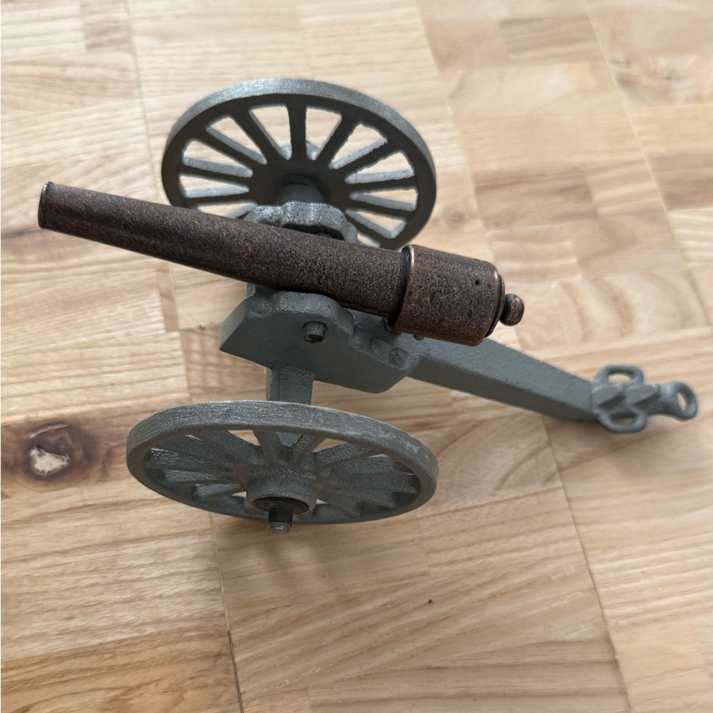 Penncraft 1865 Civil War Field Cannon Vintage Copper Barrel Cast Iron Gray Stand